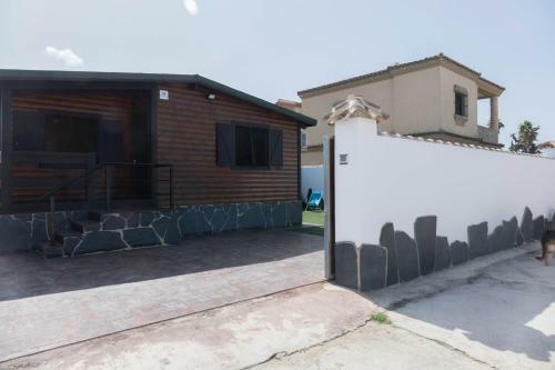 Preciosa Casa De Madera Con Piscina