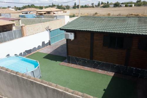 Preciosa Casa De Madera Con Piscina