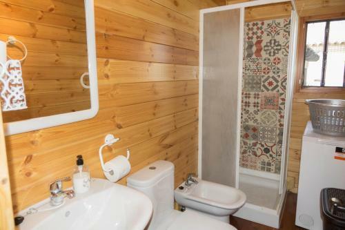 Preciosa Casa De Madera Con Piscina