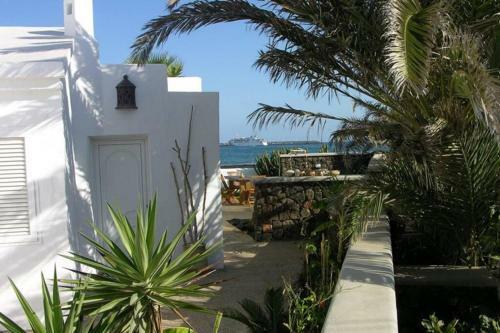 Villa Maluhia Beachfront-exterior Jacuzzi Sea View