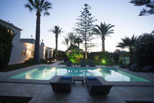 Denia Villa Sleeps 4 Pool Air Con Wifi