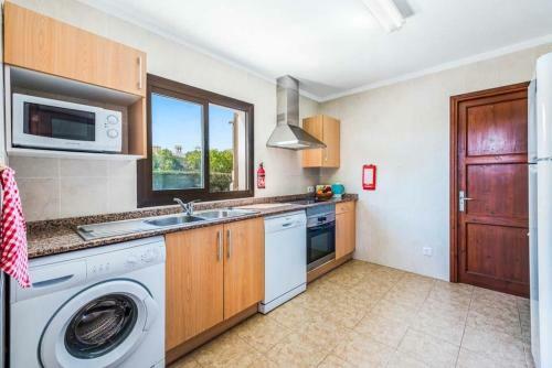 Port de Pollenca Villa Sleeps 6 With Pool Air Con And Wifi