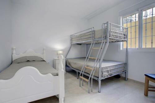 Bright & Spacious Apartment (Pa 7-6)