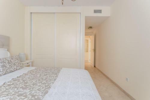 Apartamento Oleholidays Avenida Espa�a Centro Estepona 50 M. Playa