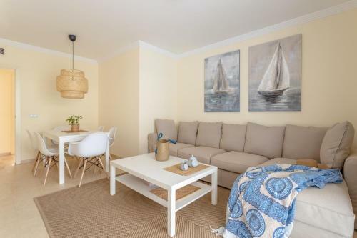 Apartamento Oleholidays Avenida Espa�a Centro Estepona 50 M. Playa