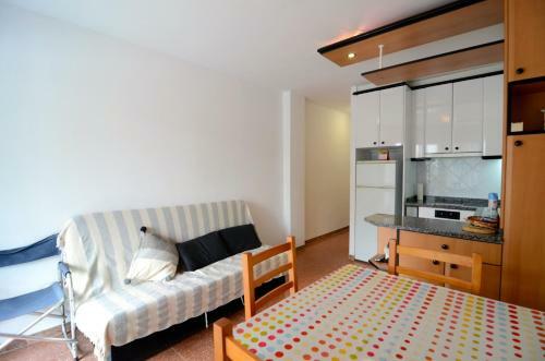Apartamento Rocamaura IV 1-8