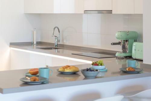 Luxury And Modern Apartment With Zen Ambience