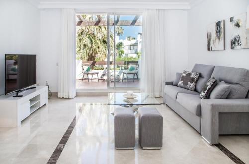 Apartamento Luxury Duplex Penthouse Alcazaba Beach - Rdr157