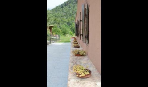 Villa In Falset Sleeps 6 With Pool