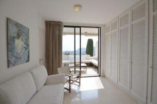 Fornells de La Selva Apartment Sleeps 4 With Pool