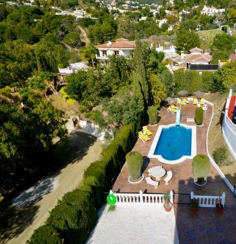 Fuengirola Villa Sleeps 10 Pool Air Con Wifi