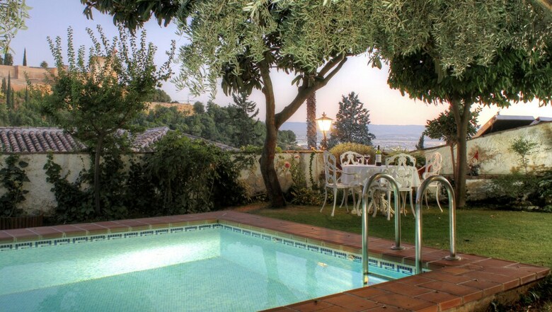 Apartamento 2.5 Million Villa. Magical Sunset. Super Close To Everything. 5br, 4ba, Pool, A/c+heating