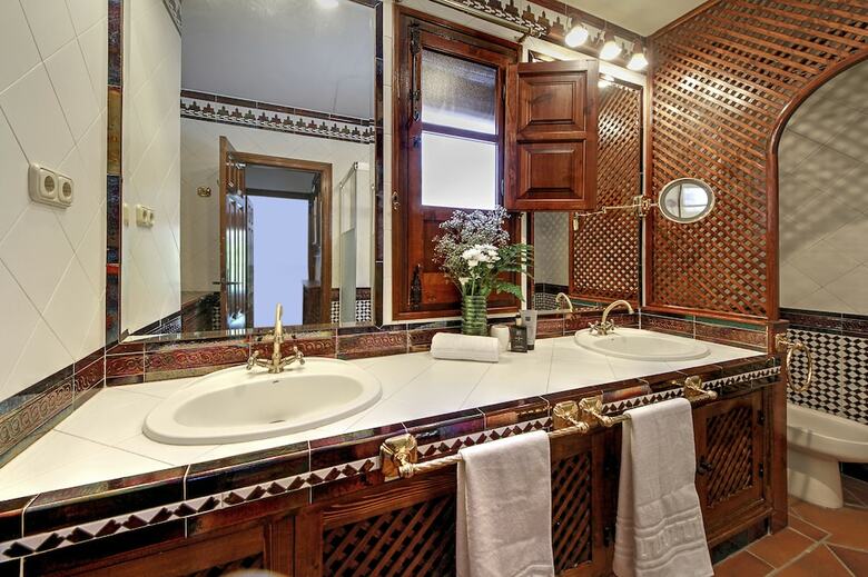Apartamento 2.5 Million Villa. Magical Sunset. Super Close To Everything. 5br, 4ba, Pool, A/c+heating