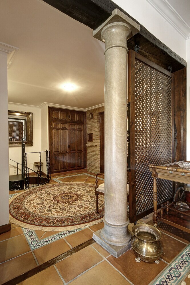 Apartamento 2.5 Million Villa. Magical Sunset. Super Close To Everything. 5br, 4ba, Pool, A/c+heating