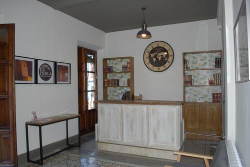 Hostal La Perla Granada Suites