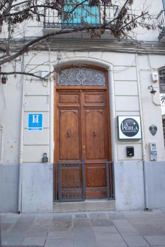 Hostal La Perla Granada Suites
