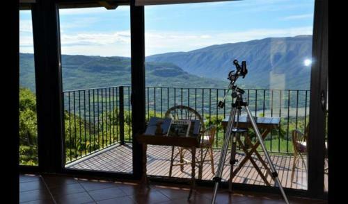 Guardia de Tremp Villa Sleeps 6 With Pool And Air Con