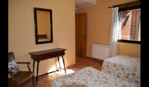 Guardia de Tremp Villa Sleeps 6 With Pool And Air Con