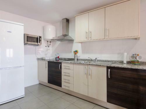 Voguish Apartment In Gudar With Heating