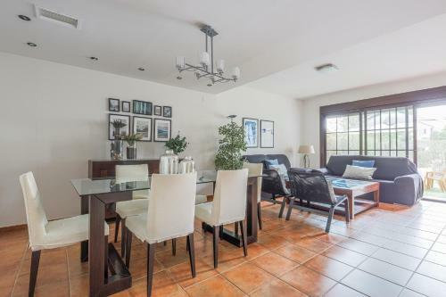 Fant�stica Casa-piscina Comunitaria Y Jard�n 8px