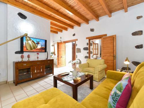 Luxurious Villa In Ingenio With Swimming Pool