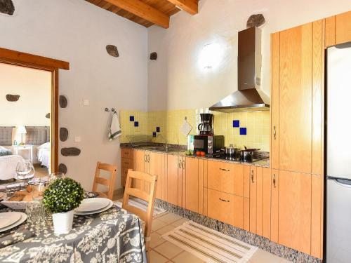 Luxurious Villa In Ingenio With Swimming Pool