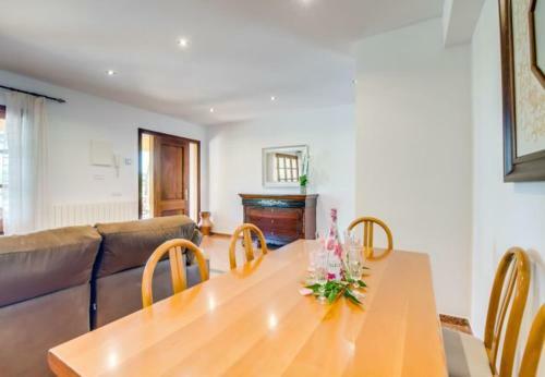 Inca Holiday Home Sleeps 9 With Pool Air Con And Wifi
