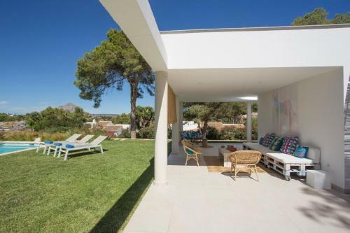 Xabia Villa Sleeps 8 Pool Wifi