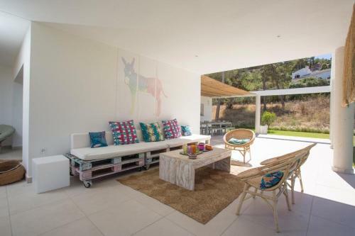Xabia Villa Sleeps 8 Pool Wifi