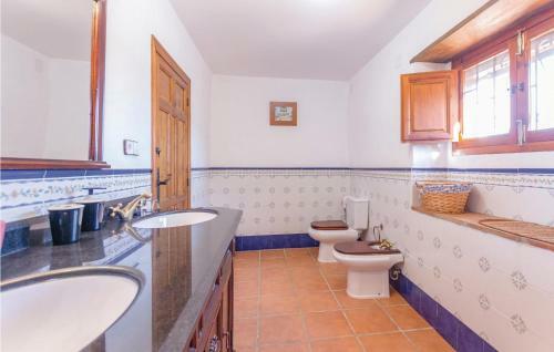 Eight-bedroom Holiday Home In Iznajar