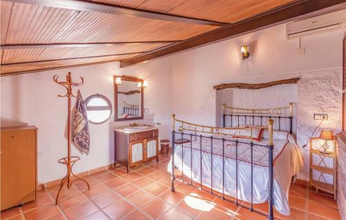 Eight-bedroom Holiday Home In Iznajar