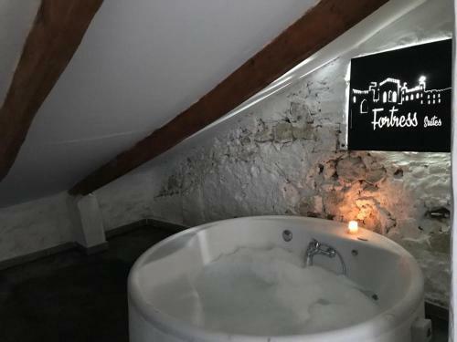 Bed & Breakfast Fortress Jacuzzi Suites