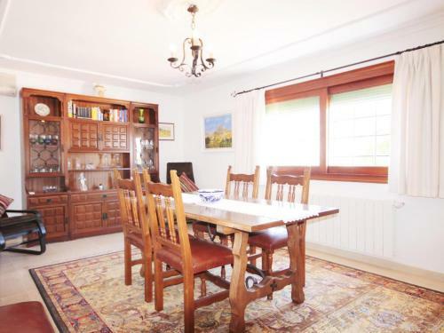 Javea Villa Sleeps 8 With Pool Air Con And Wifi