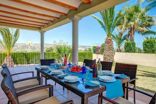 0339 Villa Fresno