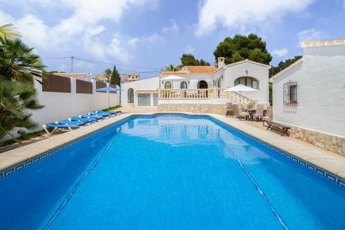Javea Villa Sleeps 6 With Pool Air Con And Free Wifi