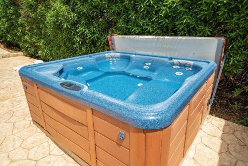 Javea Villa Sleeps 6 With Pool Air Con And Free Wifi