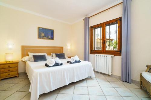 Javea Villa Sleeps 6 With Pool Air Con And Free Wifi