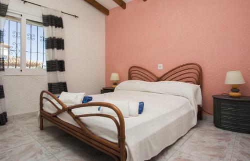 Javea Villa Sleeps 6 With Pool And Free Wifi