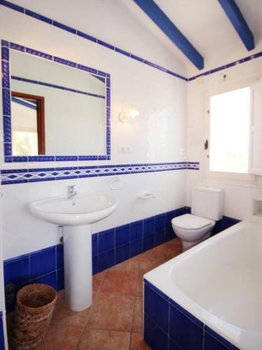 Villa In Javea Sleeps 12 With Pool And Wifi