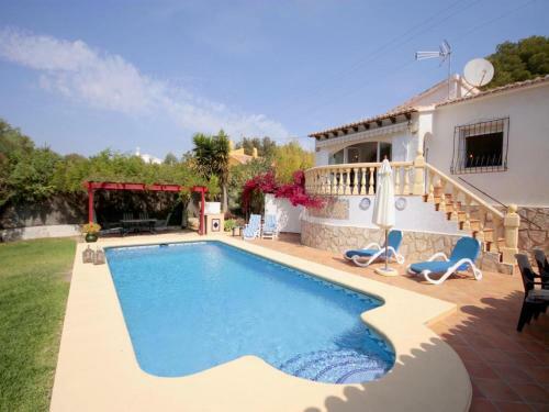 Villa In Javea Sleeps 4 With Pool And Wifi