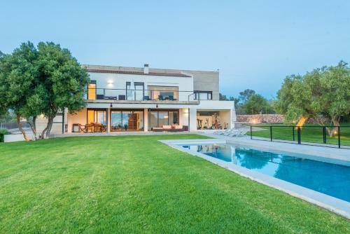 Villa Son Oliver Property