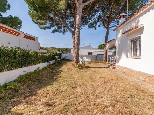Moderin Holiday Home With Communal Pool In L'escala Spain