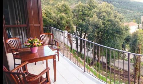 La Nou de Bergueda Villa Sleeps 5 With Pool