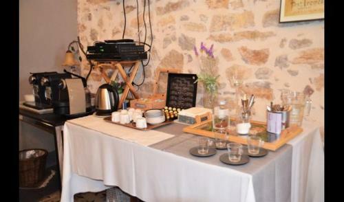La Llacuna Villa Sleeps 6 With Pool