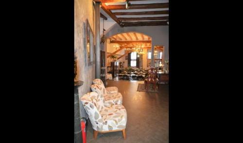 La Llacuna Villa Sleeps 6 With Pool
