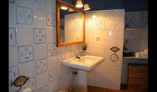 La Llacuna Villa Sleeps 6 With Pool