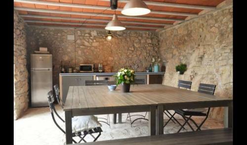La Llacuna Villa Sleeps 32 With Pool