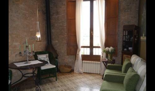La Llacuna Villa Sleeps 32 With Pool