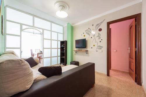 Nice 3-bedroom Flat Near Las Canteras Beach