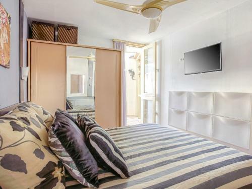 Bright Holiday Home In Las Galletas With Terrace